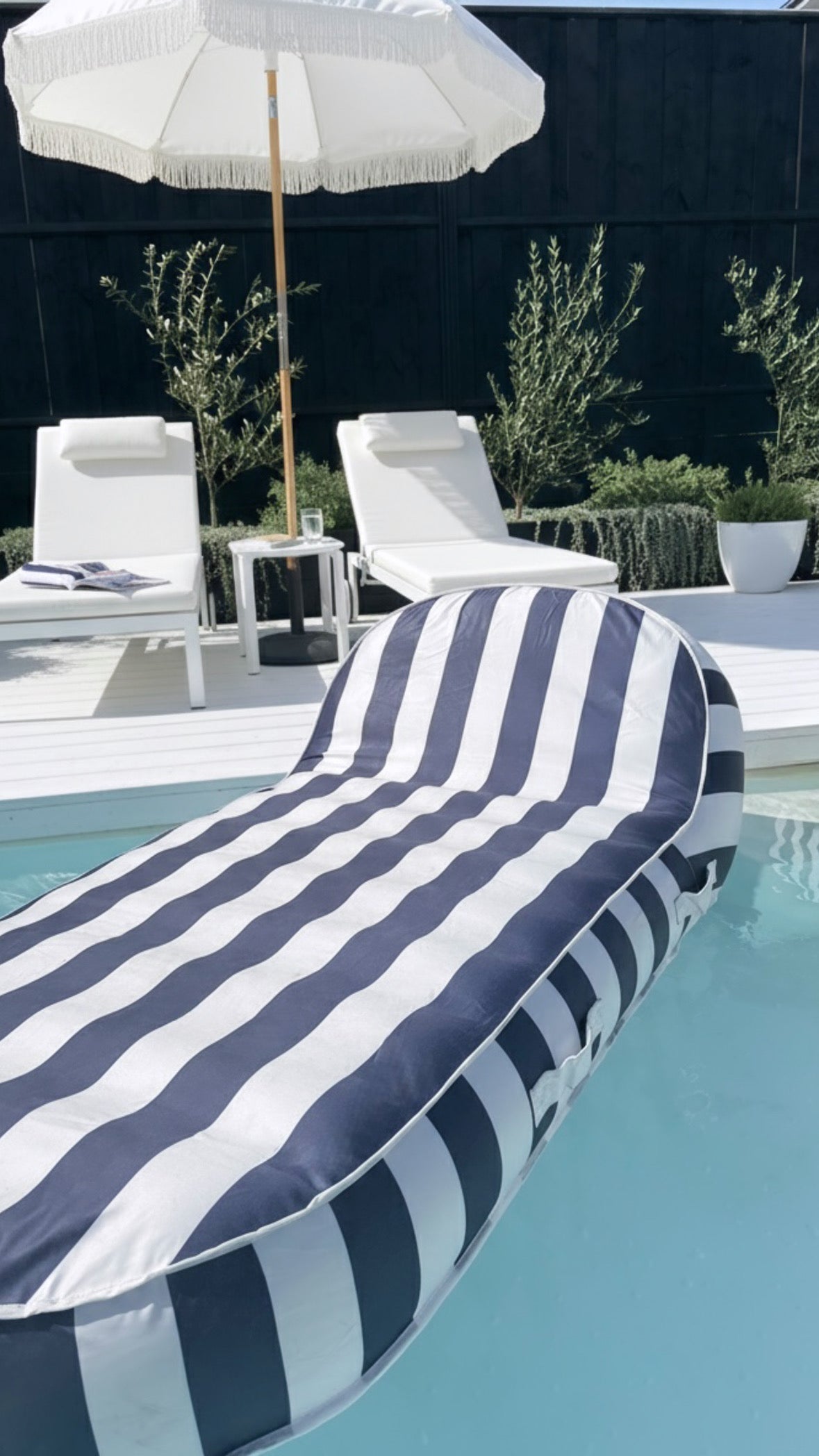 Pool Lounger Float Navy